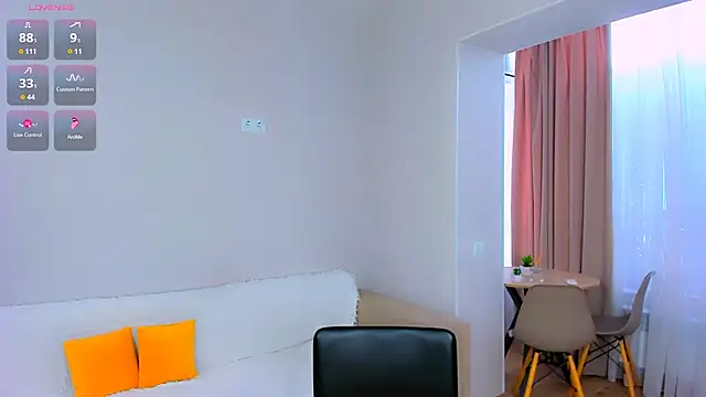 Feral  berry   online show from April 11, 7:45 am