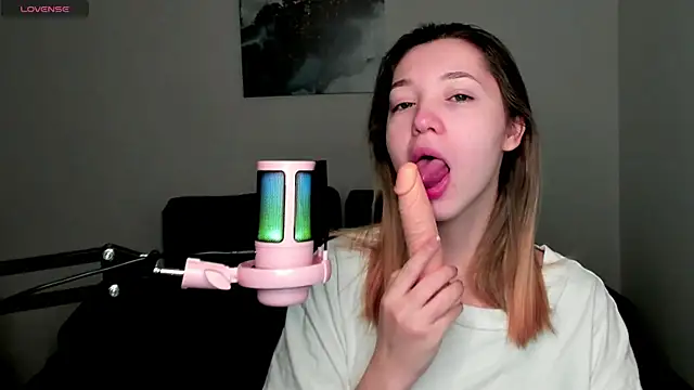 MiaThaine online show from January 15, 1:34 am