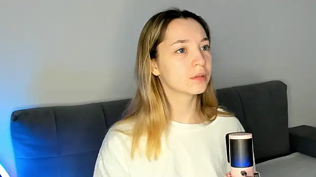 MiaThaine online show from February 17, 12:54 am