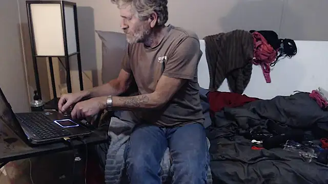 Snapshot of BurgawSub chatting on November 1, 11:51 pm BurgawSub online show from November 1, 11:51 pm