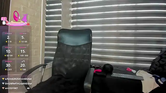 charlotte  G online show from March 20, 5:36 pm