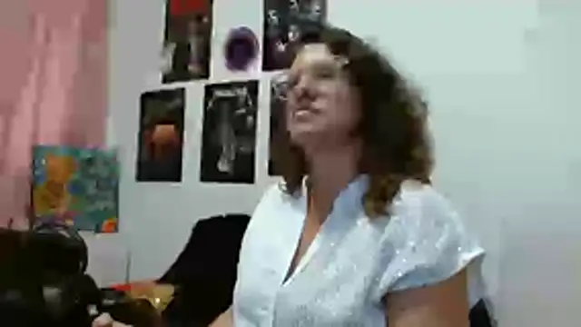 Snapshot of charlotte__G chatting on December 22, 6:49 pm charlotte G online show from December 22, 6:49 pm