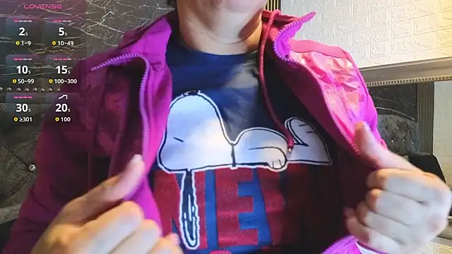 Snapshot of charlotte__G chatting on February 2, 10:47 am charlotte G online show from February 2, 10:47 am