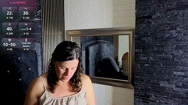 Snapshot of charlotte__G chatting on February 21, 10:16 am charlotte G online show from February 21, 10:16 am