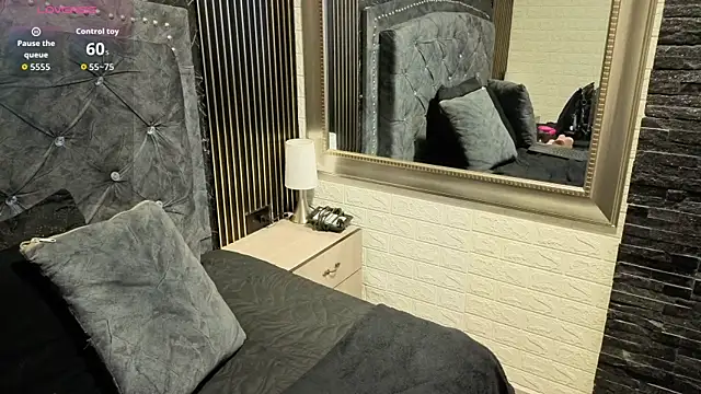 Snapshot of charlotte__G chatting on February 23, 9:39 am charlotte G online show from February 23, 9:39 am