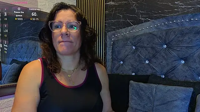 Snapshot of charlotte__G chatting on March 1, 11:23 am charlotte G online show from March 1, 11:23 am