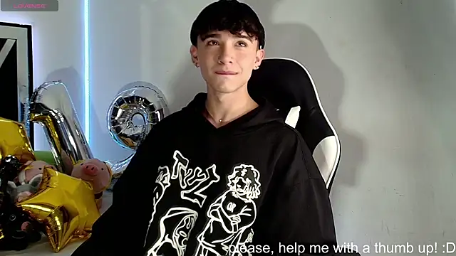 Snapshot of Niico_Cruz chatting on December 11, 3:45 am Niico Cruz online show from December 11, 3:45 am