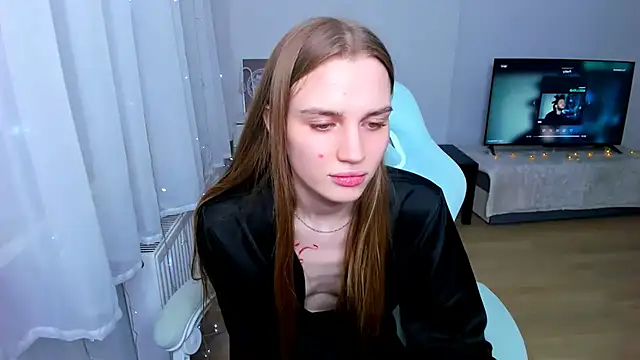 Snapshot of StellaLawless chatting on January 18, 12:13 am StellaLawless online show from January 18, 12:13 am