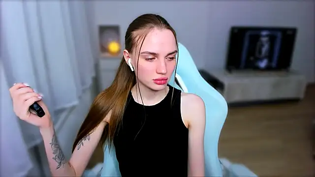 Snapshot of StellaLawless chatting on February 7, 11:03 pm StellaLawless online show from February 7, 11:03 pm