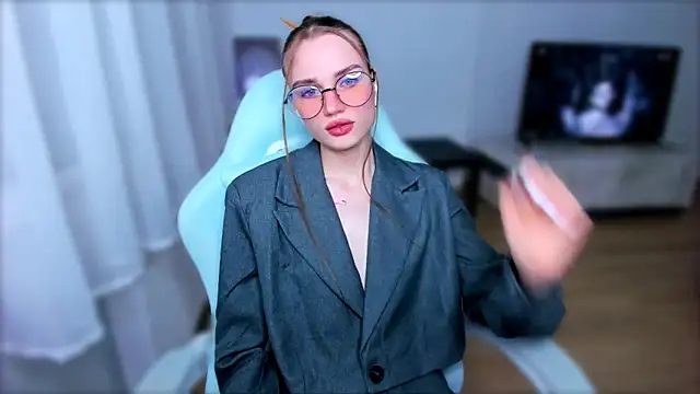 Snapshot of StellaLawless chatting on February 11, 8:52 pm StellaLawless online show from February 11, 8:52 pm