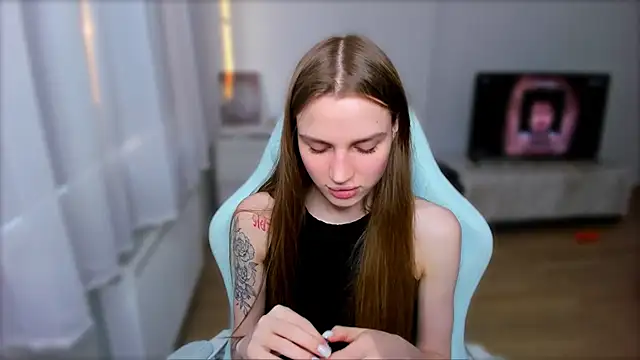 Snapshot of StellaLawless chatting on February 18, 12:28 pm StellaLawless online show from February 18, 12:28 pm