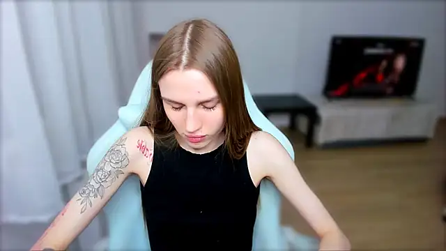 Snapshot of StellaLawless chatting on February 18, 6:58 pm StellaLawless online show from February 18, 6:58 pm