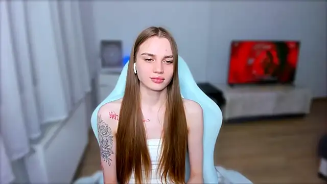 Snapshot of StellaLawless chatting on February 19, 8:10 pm StellaLawless online show from February 19, 8:10 pm