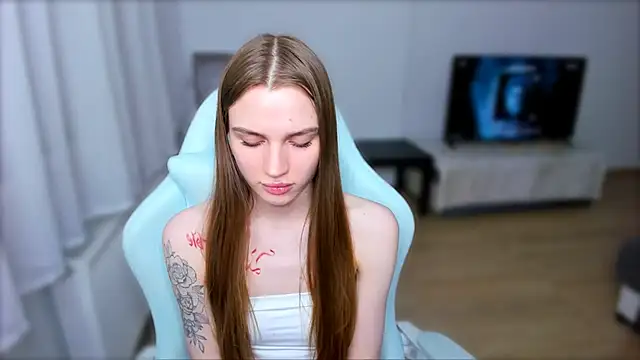 Snapshot of StellaLawless chatting on February 19, 11:46 pm StellaLawless online show from February 19, 11:46 pm