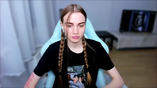 Snapshot of StellaLawless chatting on February 20, 11:54 pm StellaLawless online show from February 20, 11:54 pm