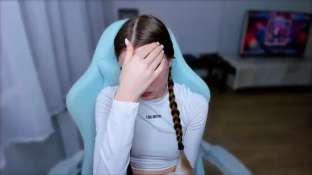 Snapshot of StellaLawless chatting on February 21, 11:32 pm StellaLawless online show from February 21, 11:32 pm