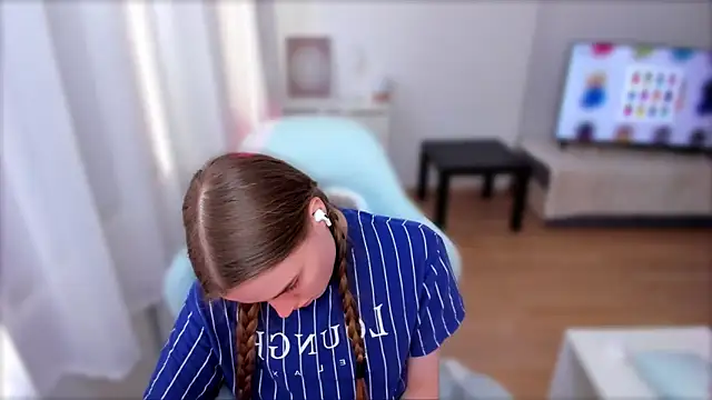 Snapshot of StellaLawless chatting on March 9, 5:00 am StellaLawless online show from March 9, 5:00 am