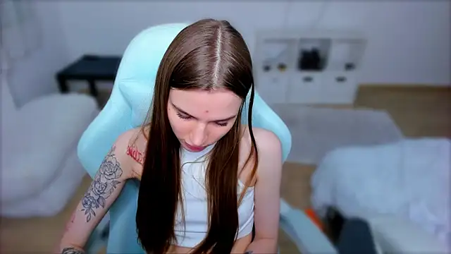 Snapshot of StellaLawless chatting on March 16, 10:53 pm StellaLawless online show from March 16, 10:53 pm