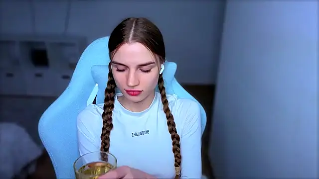 Snapshot of StellaLawless chatting on September 23, 9:07 pm StellaLawless online show from September 23, 9:07 pm