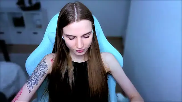 Snapshot of StellaLawless chatting on October 4, 8:18 pm StellaLawless online show from October 4, 8:18 pm