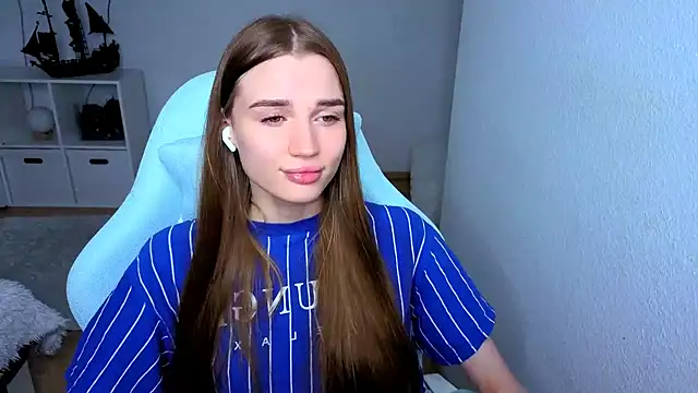 Snapshot of StellaLawless chatting on October 5, 1:42 pm StellaLawless online show from October 5, 1:42 pm