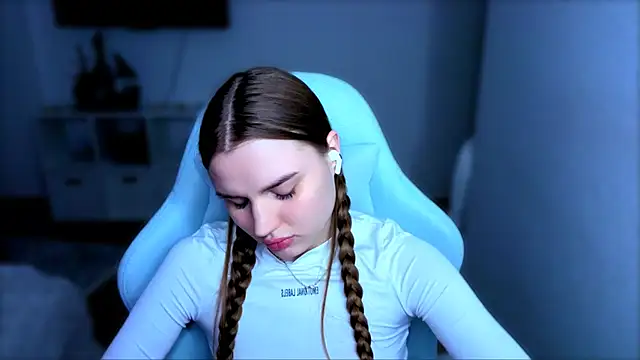 Snapshot of StellaLawless chatting on December 4, 12:14 pm StellaLawless online show from December 4, 12:14 pm