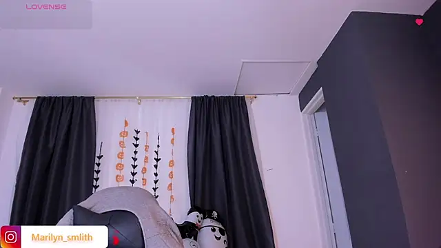 MarilynSmIith online show from October 21, 11:44 am