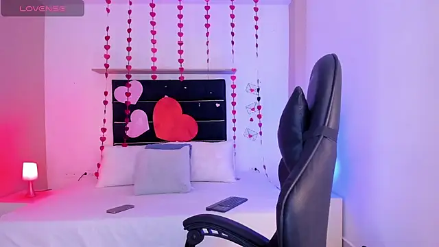 MarilynSmIith online show from February 18, 11:39 am