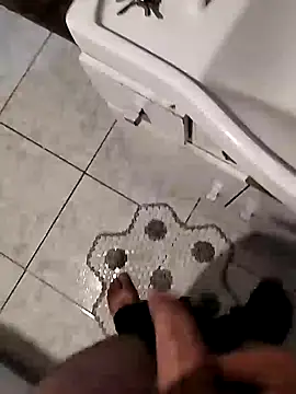 danielsafado222 online show from January 31, 1:11 am