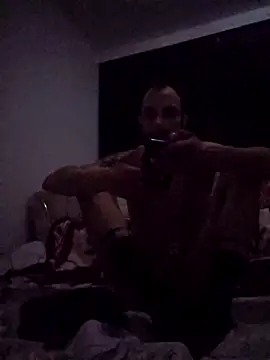 Snapshot of denisxlRo chatting on February 25, 9:02 pm denisxlRo online show from February 25, 9:02 pm