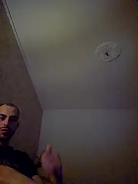 Snapshot of denisxlRo chatting on March 9, 5:49 pm denisxlRo online show from March 9, 5:49 pm