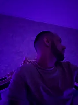 Snapshot of denisxlRo chatting on February 27, 10:21 pm denisxlRo online show from February 27, 10:21 pm