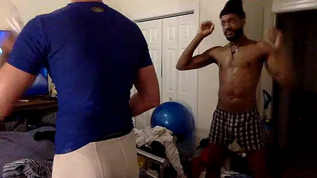 Snapshot of TheOnlyTwinTowers chatting on December 15, 10:07 am TheOnlyTwinTowers online show from December 15, 10:07 am