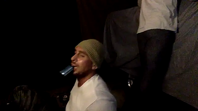 Snapshot of TheOnlyTwinTowers chatting on February 8, 8:20 am TheOnlyTwinTowers online show from February 8, 8:20 am