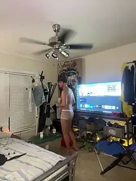 Snapshot of TheOnlyTwinTowers chatting on February 19, 8:33 am TheOnlyTwinTowers online show from February 19, 8:33 am