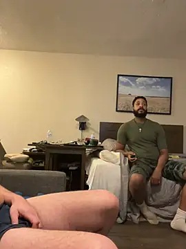 Snapshot of TheOnlyTwinTowers chatting on February 4, 6:52 am TheOnlyTwinTowers online show from February 4, 6:52 am