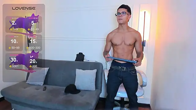 Snapshot of Paradise_boy_s chatting on December 18, 4:35 pm Paradise boy s online show from December 18, 4:35 pm