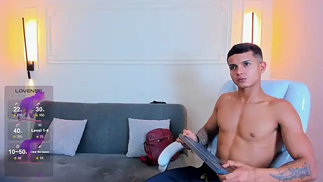 Snapshot of Paradise_boy_s chatting on January 16, 7:51 pm Paradise boy s online show from January 16, 7:51 pm