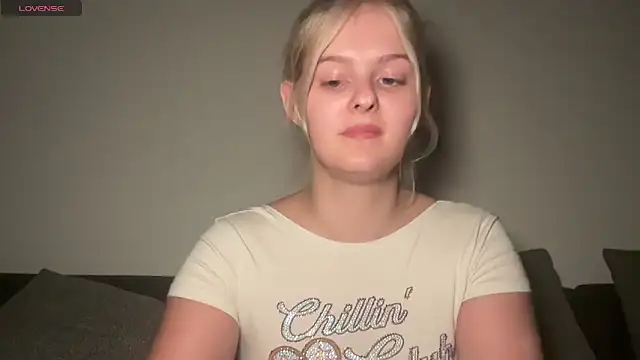 Snapshot of Allylove03 chatting on November 8, 2:23 am Allylove03 online show from November 8, 2:23 am