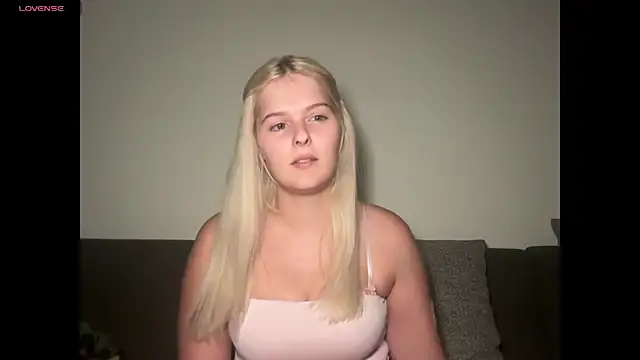 Snapshot of Allylove03 chatting on November 11, 7:58 pm Allylove03 online show from November 11, 7:58 pm