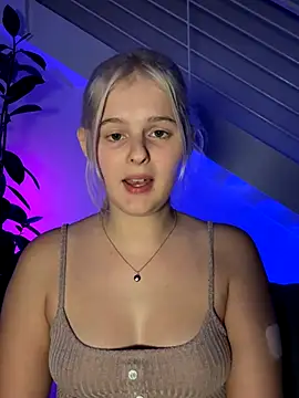 Snapshot of Allylove03 chatting on November 30, 7:29 pm Allylove03 online show from November 30, 7:29 pm