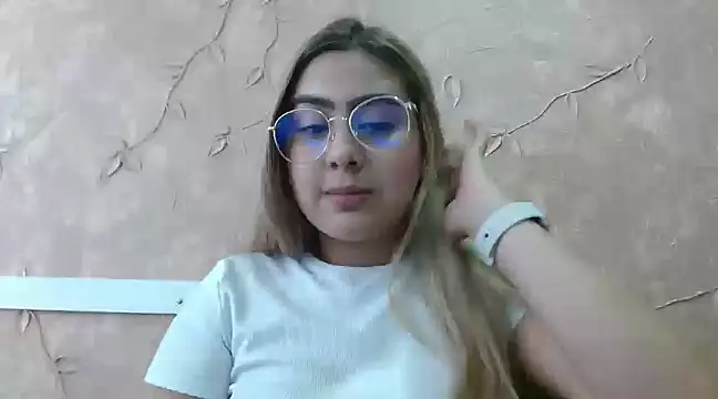 Snapshot of Miabonnett_ chatting on January 31, 4:06 pm Miabonnett online show from January 31, 4:06 pm