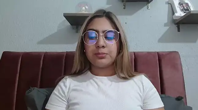 Snapshot of Miabonnett_ chatting on January 31, 10:10 pm Miabonnett online show from January 31, 10:10 pm