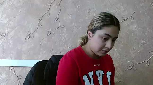 Snapshot of Miabonnett_ chatting on March 11, 12:06 pm Miabonnett online show from March 11, 12:06 pm