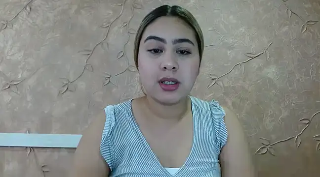 Snapshot of Miabonnett_ chatting on March 13, 12:02 pm Miabonnett online show from March 13, 12:02 pm