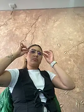 Snapshot of Miabonnett_ chatting on March 21, 6:18 pm Miabonnett online show from March 21, 6:18 pm