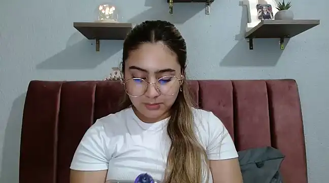 Snapshot of Miabonnett_ chatting on March 21, 9:23 pm Miabonnett online show from March 21, 9:23 pm