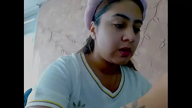 Snapshot of Miabonnett_ chatting on October 2, 12:23 pm Miabonnett online show from October 2, 12:23 pm