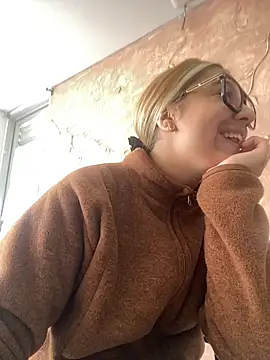 Snapshot of Miabonnett_ chatting on November 3, 12:06 pm Miabonnett online show from November 3, 12:06 pm