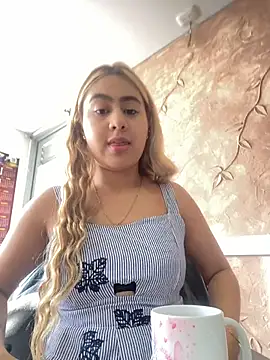 Snapshot of Miabonnett_ chatting on November 8, 12:16 pm Miabonnett online show from November 8, 12:16 pm